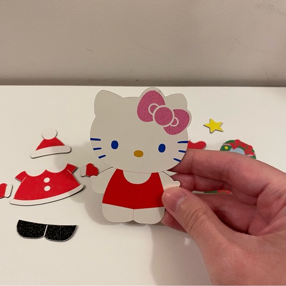 Hello Kitty Christmas Dress Up Magnet Set - Picture 2 of 6